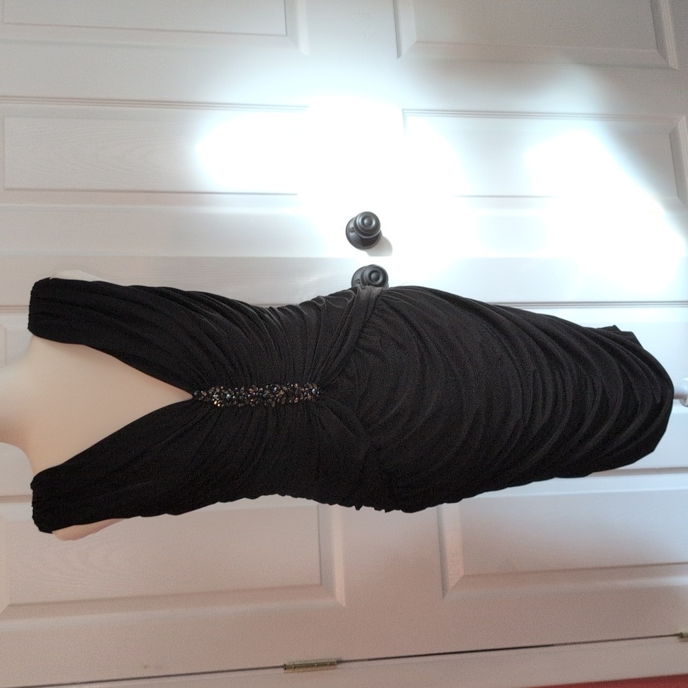 Tadashi Shoji Black Ruched Embellished Jewel V-Neck Cocktail Dress